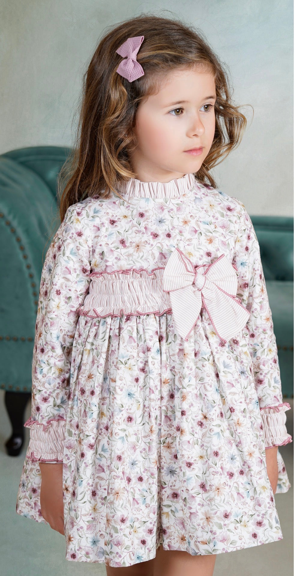 GIRL DRESS BEAUTIFUL FLOWERS