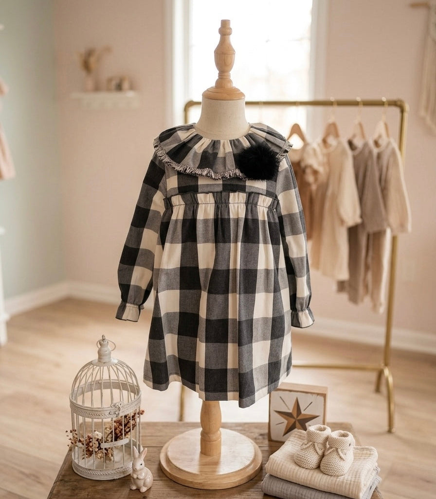 GIRL DRESS GRAY BLACK SQUARES
