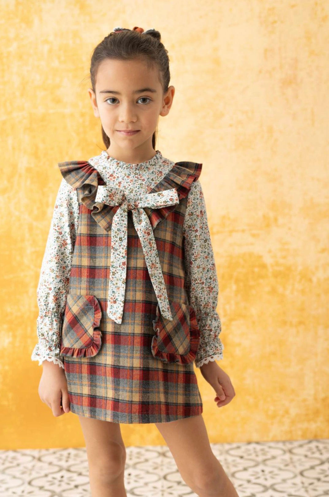 GIRL DRESS FLOWERS/SQUARES