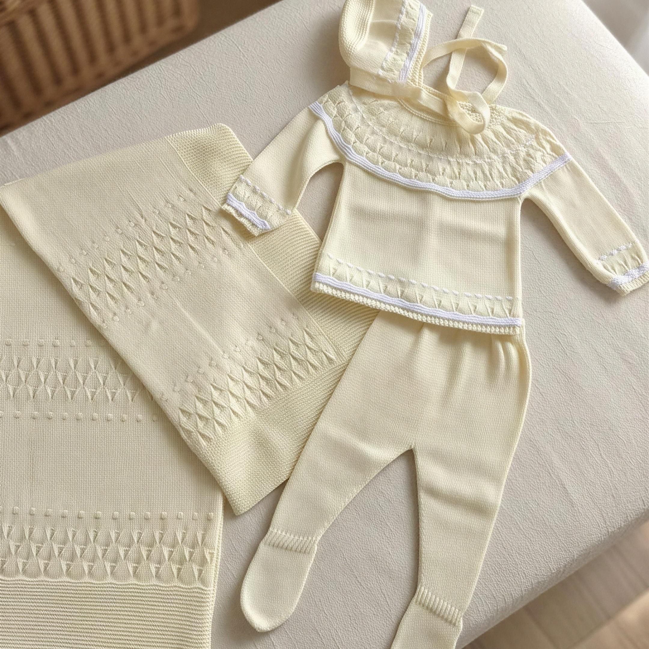YELLOW CLOUD BABY SET WITH BLANKET (4PC)